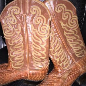 PRE-OWNED -VINTAGE TONY LAMA GRIT COHNAC PYTHON SNAKE  BOOTS "11-D"